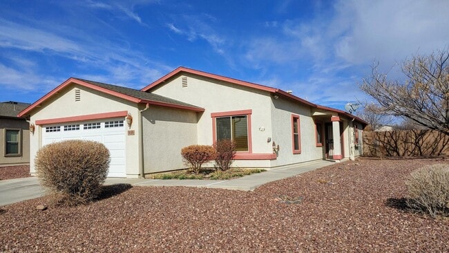 property at 1496 Stratford Pl