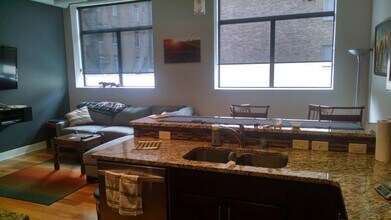 617 Pierce St, Unit 302 in Sioux City, IA - Building Photo - Building Photo