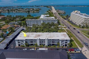 2944 W Bay Dr in Belleair Bluffs, FL - Building Photo