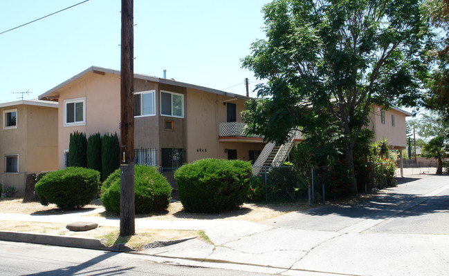 6845 Fulton Ave in North Hollywood, CA - Foto de edificio - Building Photo