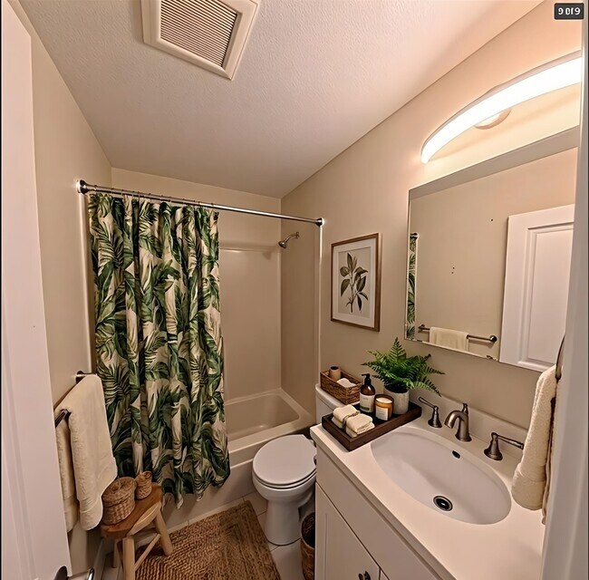 21 Greenwood St in Melrose, MA - Building Photo - Building Photo