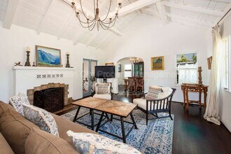 2837 Clinton Terrace in Santa Barbara, CA - Building Photo - Building Photo