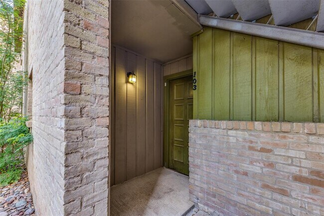 property at 620 S 1st St