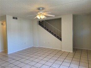 1057 Southdale Rd in Ft. Myers, FL - Building Photo - Building Photo