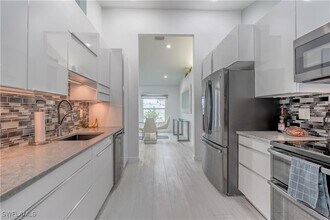 201 S Bahama Ave in Marco Island, FL - Building Photo - Building Photo