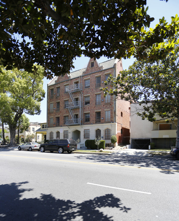 Tufford Arms Apartments in Los Angeles, CA - Foto de edificio