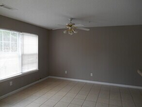 135 Swaying Pine Ct in Crestview, FL - Building Photo - Building Photo