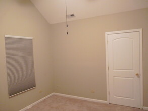 1236 S Washington St, Unit #2 in Lockport, IL - Foto de edificio - Building Photo