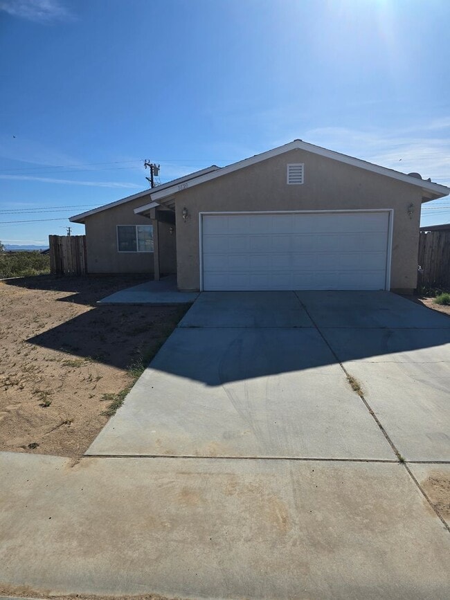 1620 Mayo St in Ridgecrest, CA - Building Photo - Building Photo