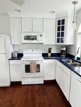 67 Lawrence Ct in Tiverton, RI - Building Photo - Building Photo