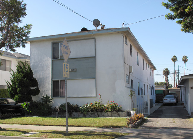 3230 W 113th St in Inglewood, CA - Foto de edificio - Building Photo