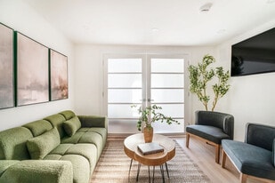 335 E 22nd St in New York, NY - Building Photo