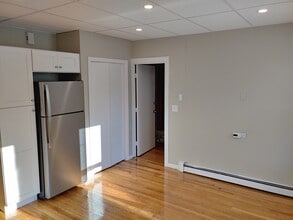 50 Cutter St, Unit 1 in Waltham, MA - Building Photo - Building Photo
