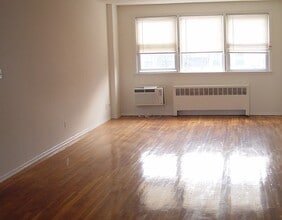 44 Avon Cir, Unit A in Rye Brook, NY - Building Photo - Building Photo