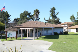 Oak Knolls Haven in Santa Maria, CA - Foto de edificio - Building Photo