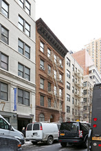 35 West 65th Street in New York, NY - Foto de edificio - Building Photo