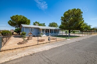 3659 Lum Ave in Kingman, AZ - Building Photo - Building Photo