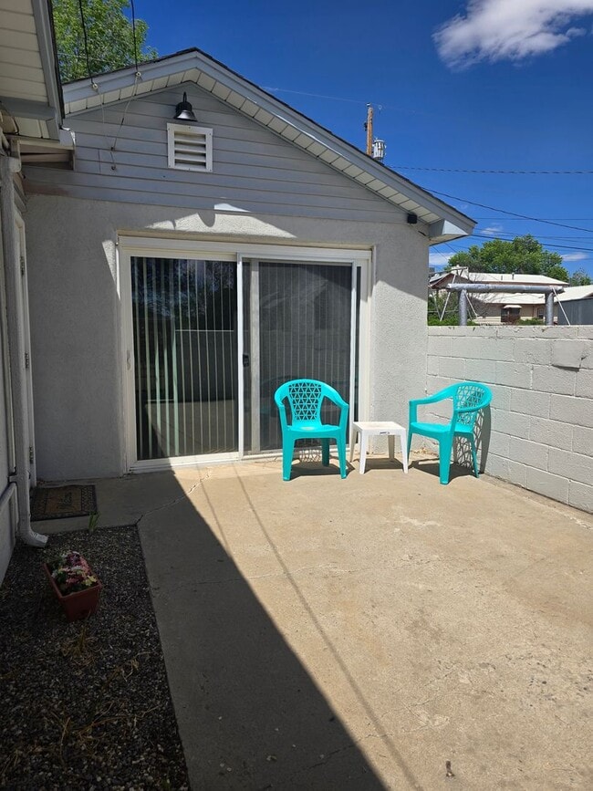 property at 404 E Hopi St