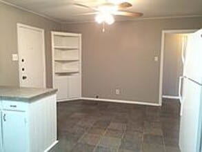 PRE-LEASE AUG 2026! Charming 2 Bed Cottage in Bryan, TX - Building Photo - Building Photo