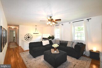 12013 Skipjack Ct in Woodbridge, VA - Building Photo - Building Photo
