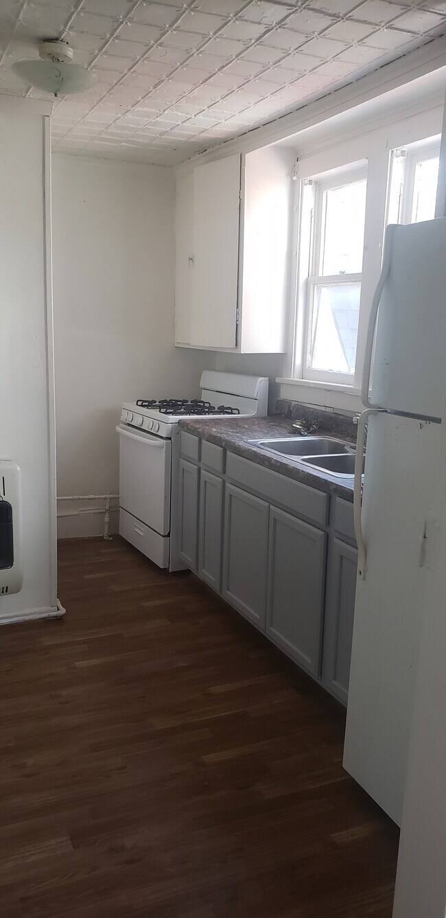 83 Fremont St Apartments and Nearby Gloversville Apartments For Rent