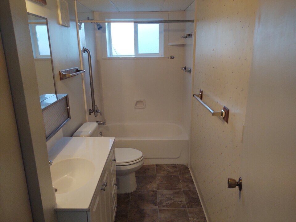 5036 Cherry View Dr in West Valley City, UT - Building Photo