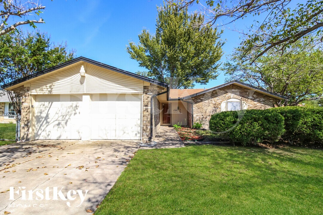 502 Oak Ridge Pl, Unit 3 in Grand Prairie, TX - Building Photo