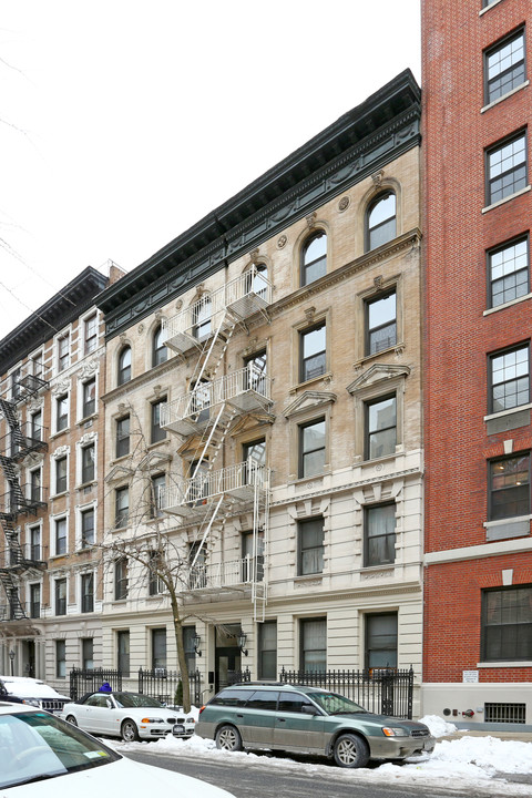 334 W 85th St in New York, NY - Building Photo