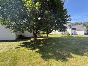 10 Ptarmigan Dr in Shrewsbury, MA - Building Photo - Building Photo