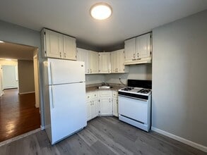 186 Lembeck Ave, Unit 1L in Jersey City, NJ - Foto de edificio - Building Photo