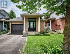 26 O'Connor Ln in Guelph, ON - Building Photo
