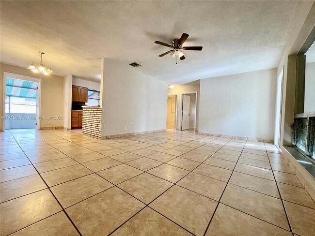 440 SW 9th Terrace in Hallandale Beach, FL - Building Photo - Building Photo