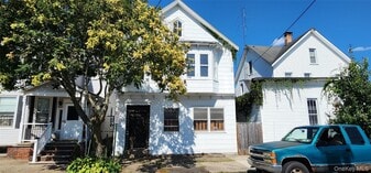 40 King St in Port Jervis, NY - Building Photo