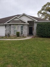 254 Maple Ln in Conroe, TX - Building Photo - Building Photo