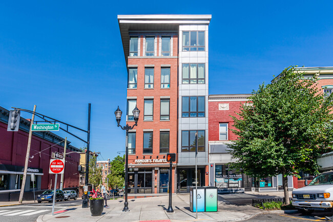 300 Washington St in Hoboken, NJ - Foto de edificio - Building Photo