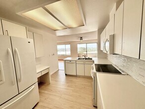 6337 Caminito Andreta in San Diego, CA - Foto de edificio - Building Photo