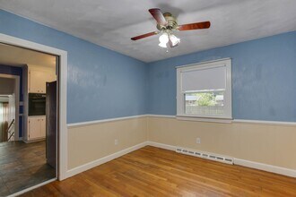 105 Adams Dr in Newport News, VA - Foto de edificio - Building Photo