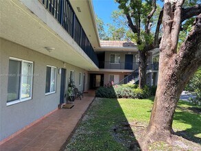 1111 SW 4th St in Fort Lauderdale, FL - Building Photo - Building Photo