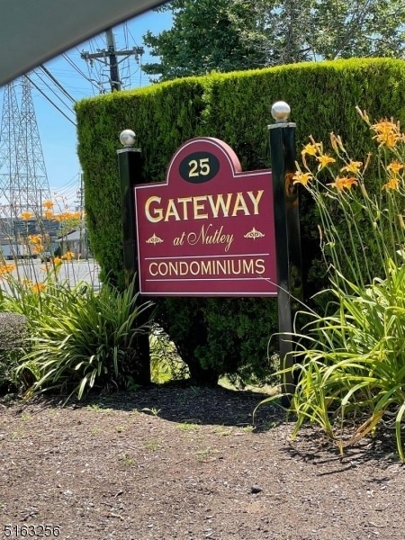 property at 25 River Rd