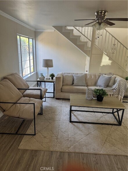 17252 Apel Ln in Huntington Beach, CA - Building Photo