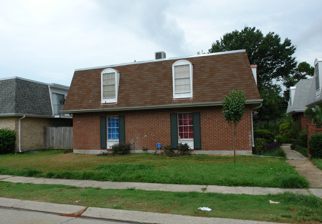 2908 Houma Blvd in Metairie, LA - Foto de edificio