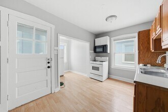 5301 W Winona St in Chicago, IL - Building Photo - Building Photo