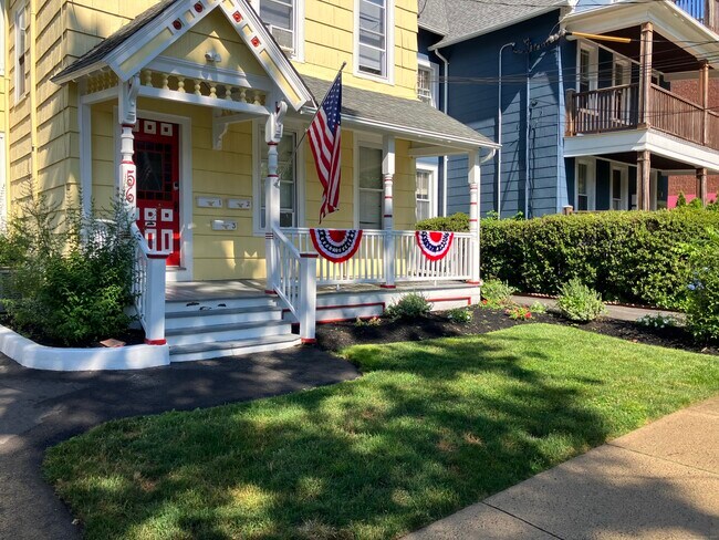 56 Mansfield St in New Haven, CT - Building Photo - Building Photo