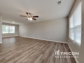 335 Thistle Downs Dr in Burlington, NC - Building Photo - Building Photo
