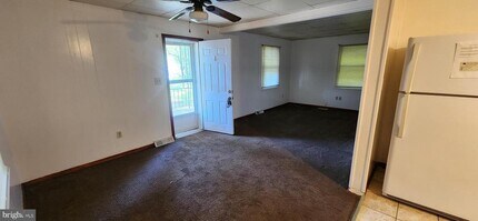 5 Oak Ave in Pasadena, MD - Building Photo - Building Photo