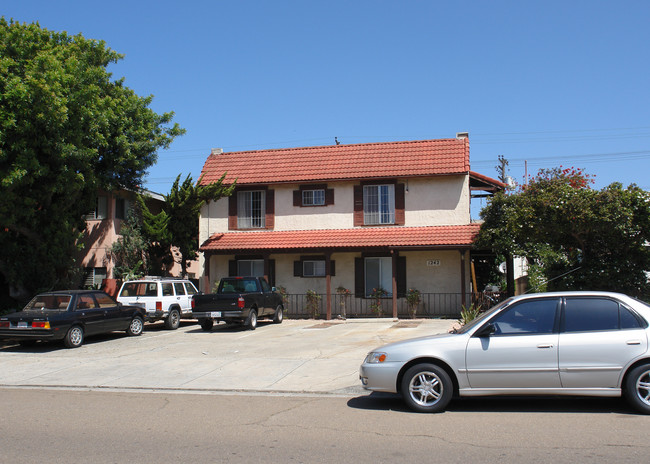 1242 Hornblend St in San Diego, CA - Building Photo - Building Photo