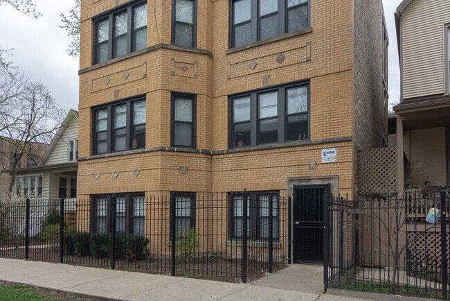 property at 2228 N Sawyer Ave