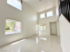 283 Crooked Tree Dr in Las Vegas, NV - Building Photo - Building Photo