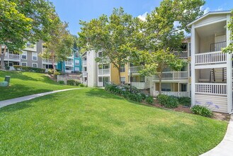 Carmel Landing in San Diego, CA - Building Photo - Building Photo