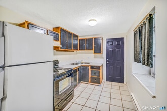 364 Colonial Ave in Waterbury, CT - Building Photo - Building Photo